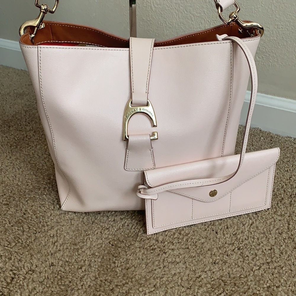 Dooney and bourke - Picture 3 of 15